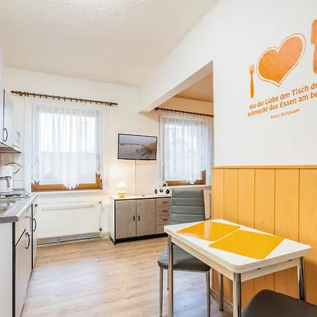 Uns Luett Huus Apartament *